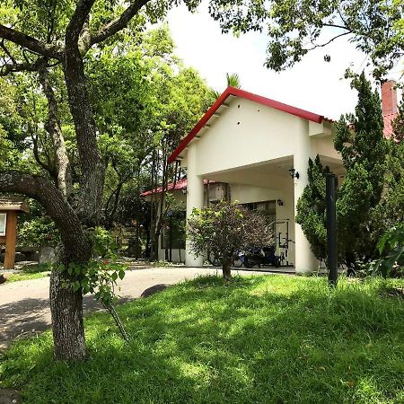 Field House B&B Yuli Exterior foto